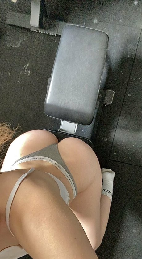 alannaskyye nude actress picture