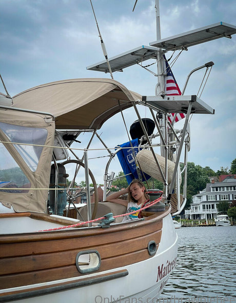 lesbian fuck onlyfans hot naked images