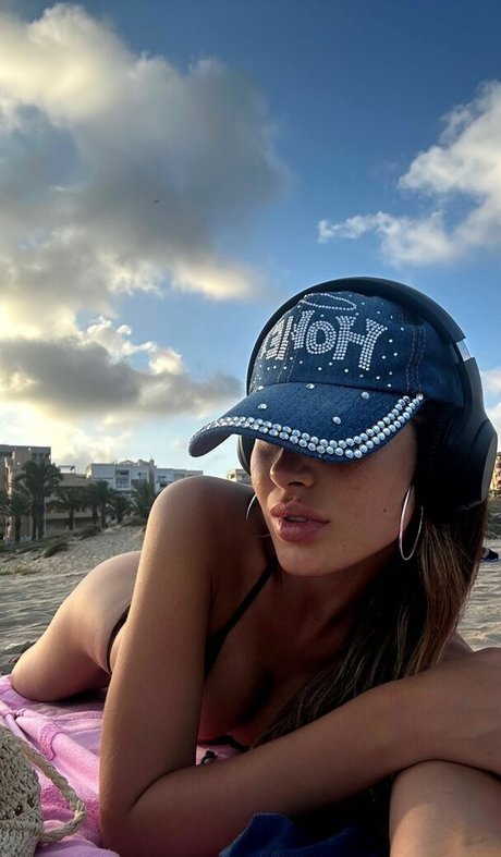 Sara Fructuoso erotic pornstar pics