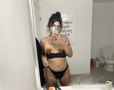 Reddotbitch model pretty galleries