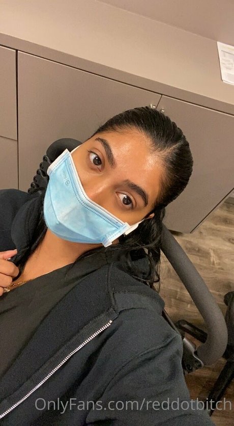 Reddotbitch art model images