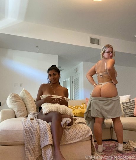 Reddotbitch perfect model pic