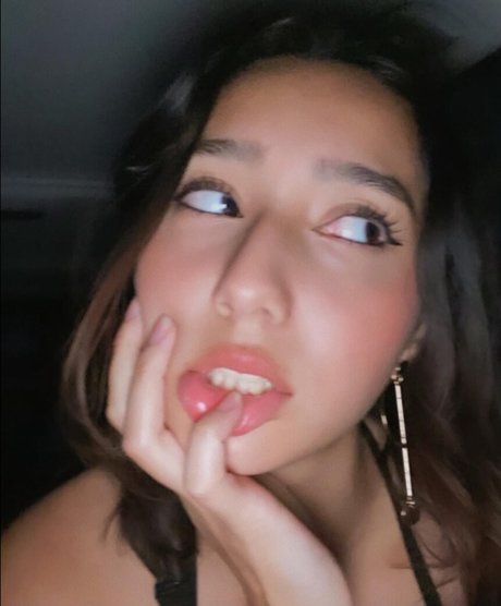 hairy lesbian onlyfans erotic pictures