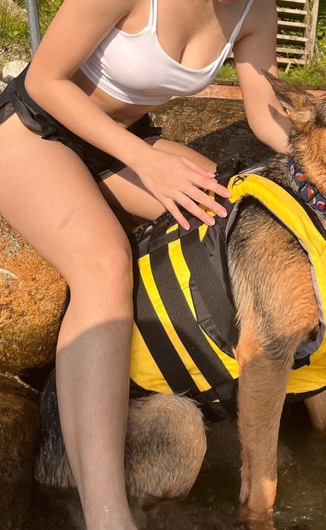 Sabrina Pezeshkian exclusive star pics