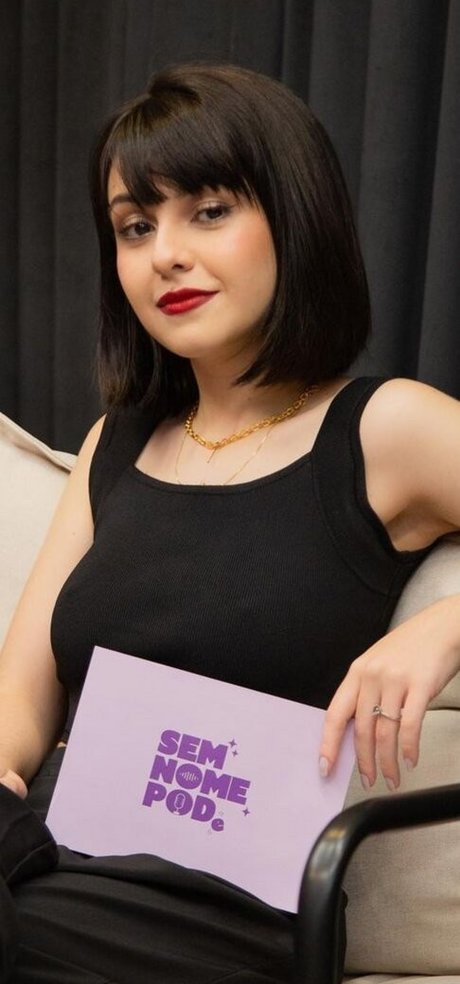 Klara Castanho pornstar art gallery