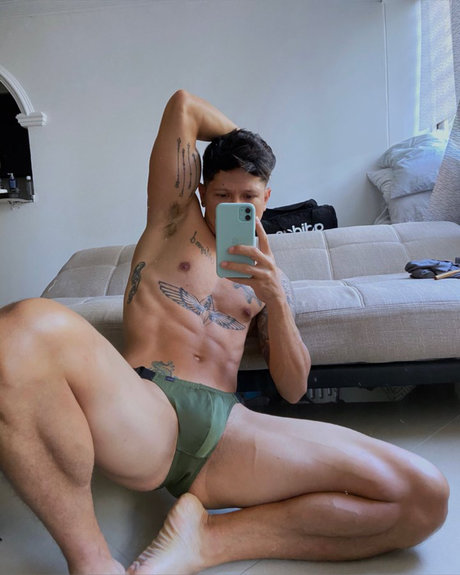Gabriel Sequeira nudes star pictures