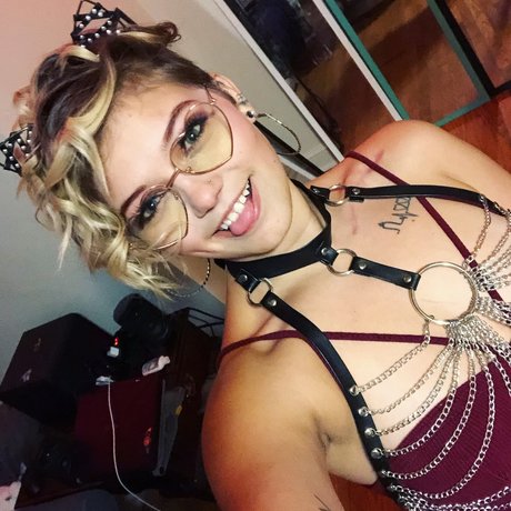 Kirra Kitty pornstar pretty pics