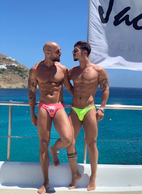 Alxcont3_ nude actress picture