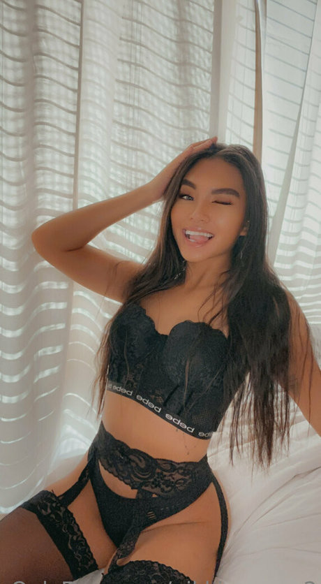 female popular onlyfans art porn photos