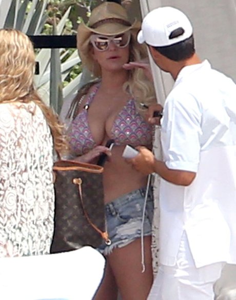 Jessica Simpson nude model photos