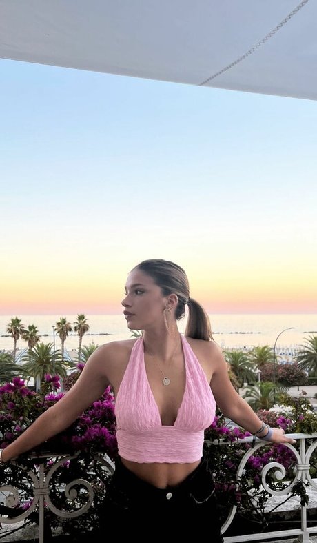 Alice De Bortoli high quality star images