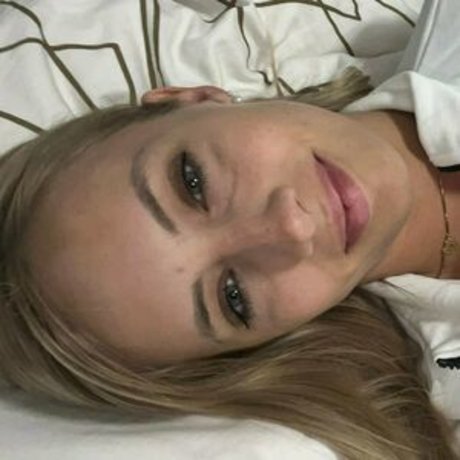 chubby nerd onlyfans naked image