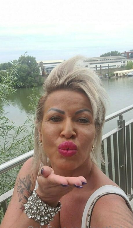 curvy blonde milf onlyfans porno galleries