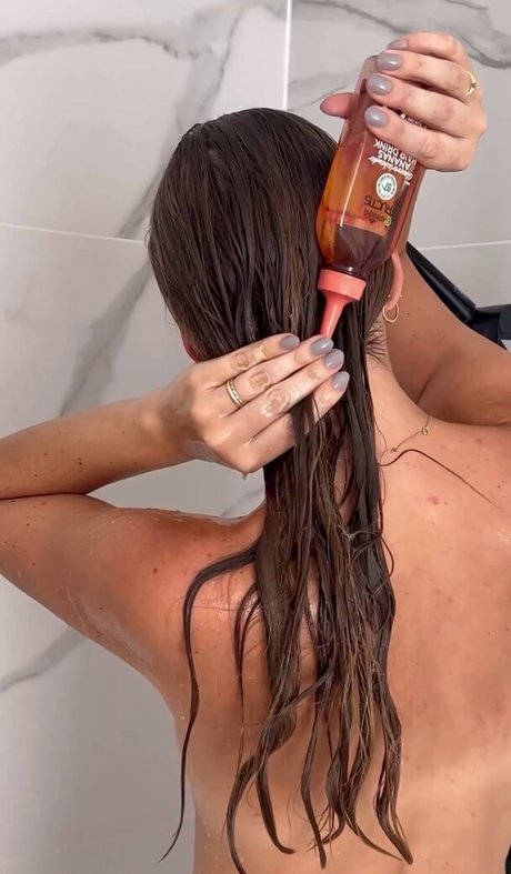 curvy girl onlyfans adult picture