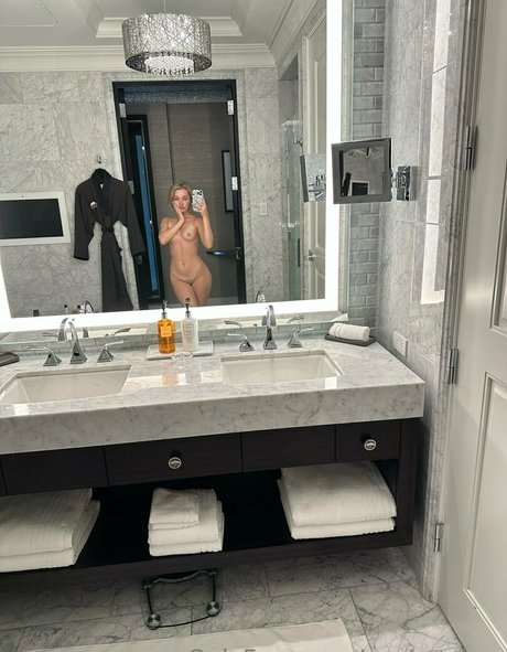 big tits brunette onlyfans adult images