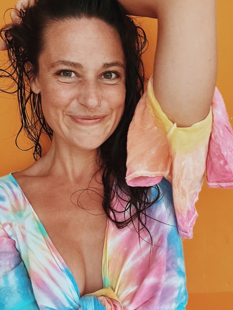 Cha Wilde s Pineapple Playroom naked actress archive