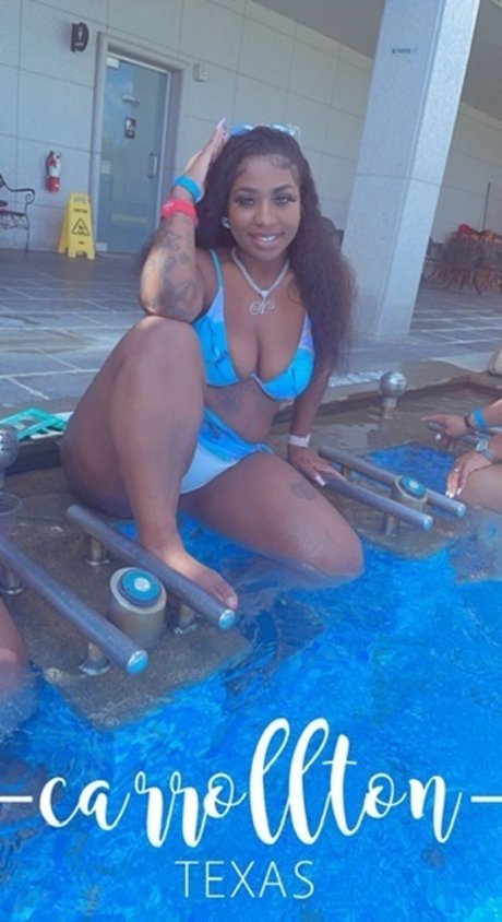 TheRealOne star erotic galleries