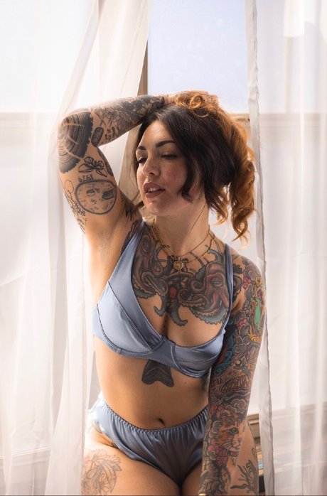 officialdanivi star hot gallery