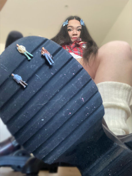 The Aussie Giantess hot actress galleries