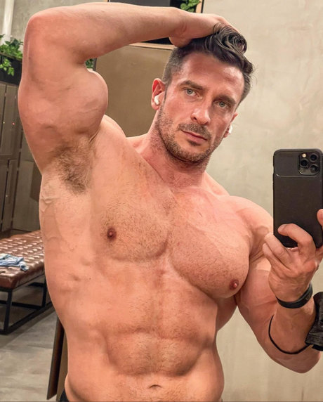Alessandrobuilder pornstar adult image