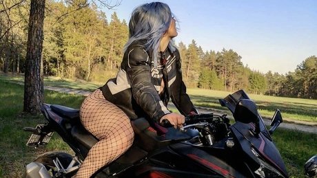 PeachySilver pornstar nudes image