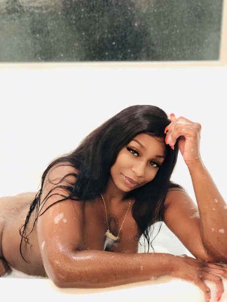 Peaches NCre4m nudes actress galleries