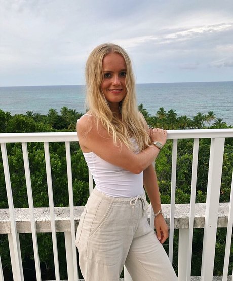 ms nadleli erotic pornstar gallery