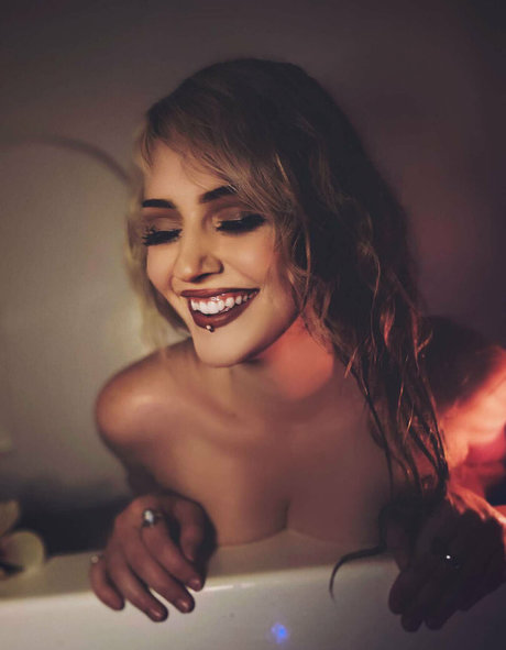 shemale cumshot onlyfans art porn archive