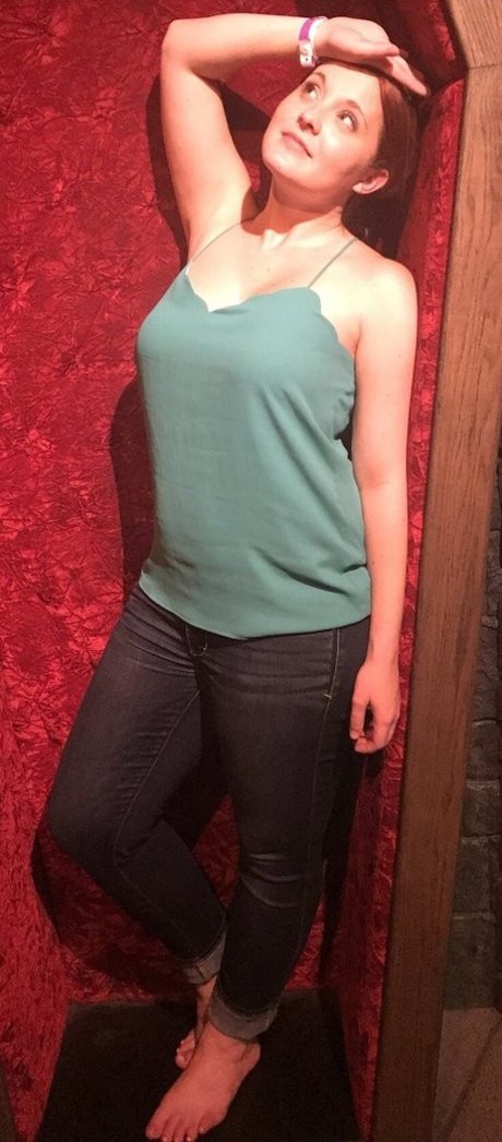 Aureylian sex model photos