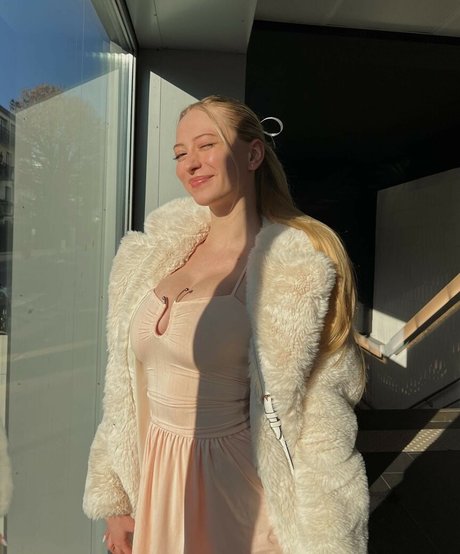 sophia ilysm erotic star photo