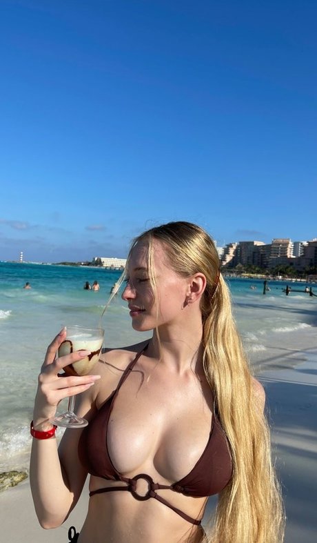 sophia ilysm star naked picture