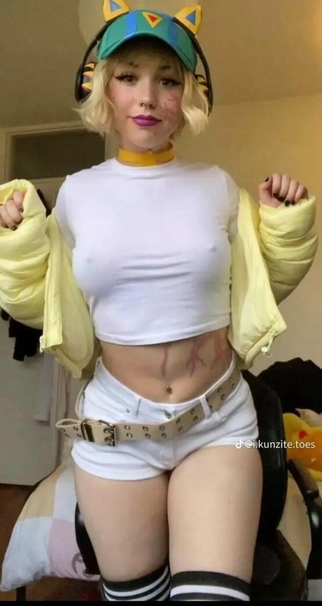 big pussy lips onlyfans erotic pics