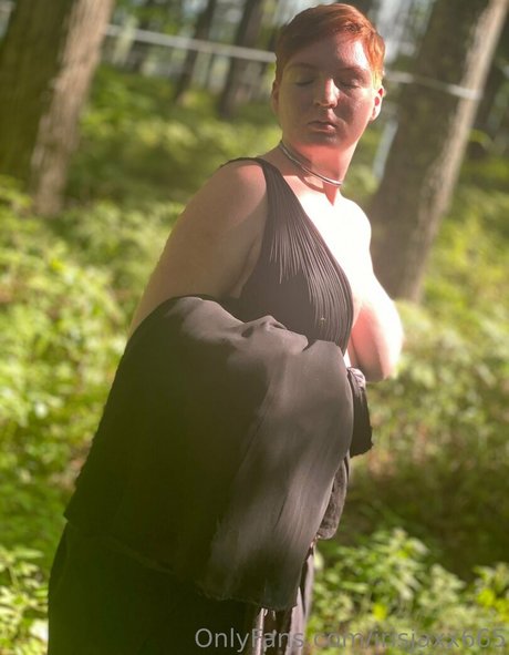 irisjaxx665 pornographic model gallery