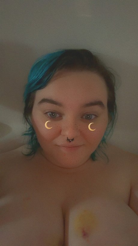 God s Little Priestess actress img