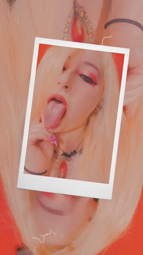 Raven Bonez model top gallery