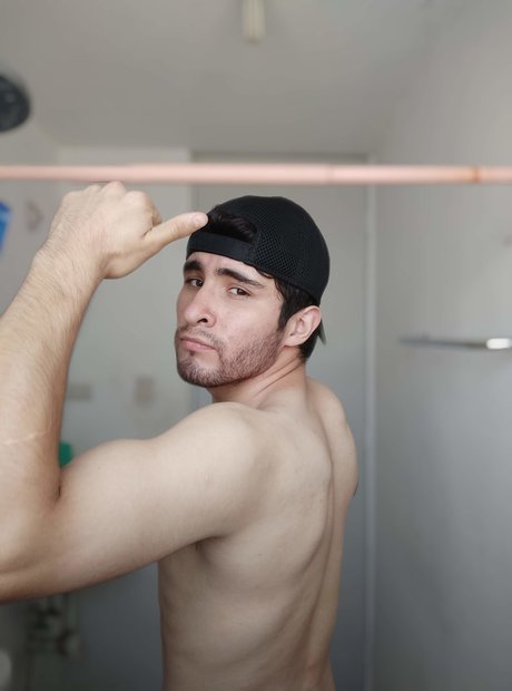 Raul Diaz pretty actress image