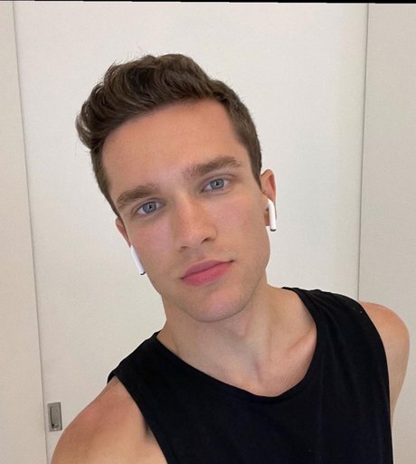 Roby erotic pornstar pictures