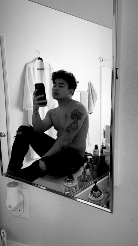 skinny brunette onlyfans hd photo