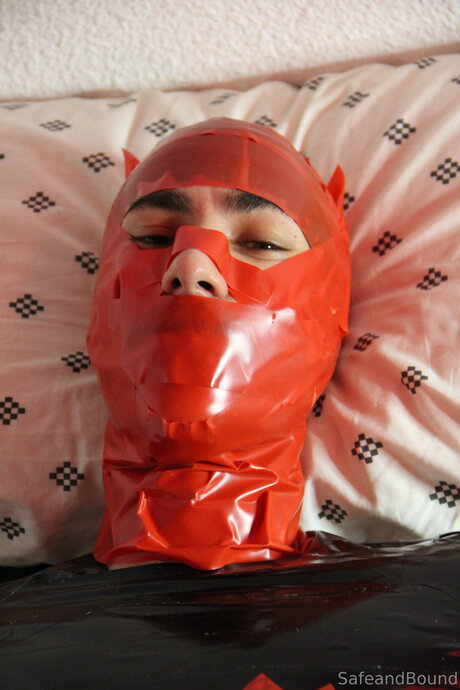 Safe and Bound free actress gallery