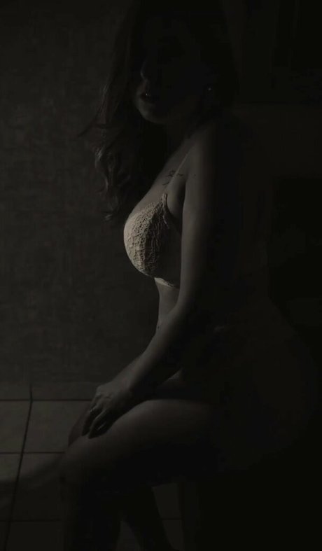 Nanda Lima model nice gallery