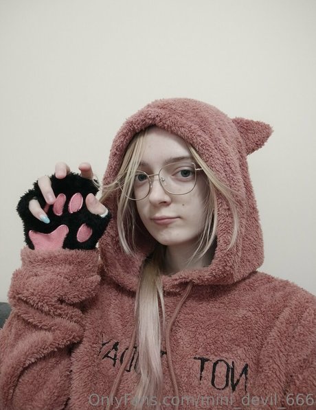 curvy blonde milf onlyfans sexy naked pic