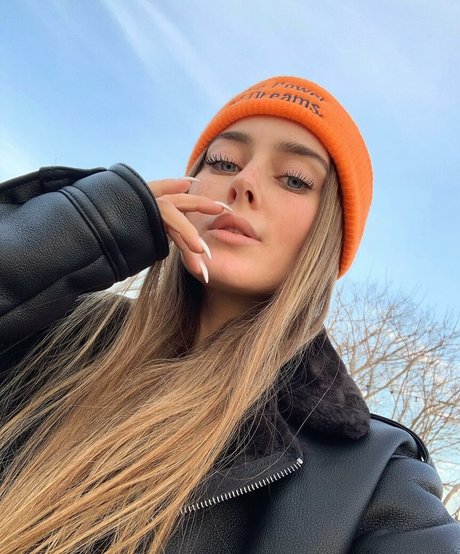 teacher milf onlyfans free porn photo