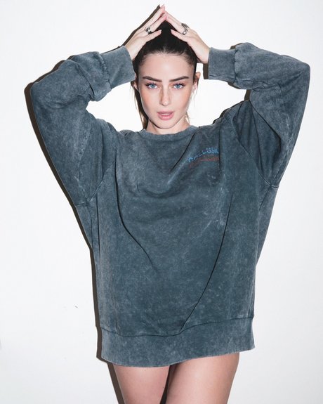 curvy girl onlyfans hot nude picture