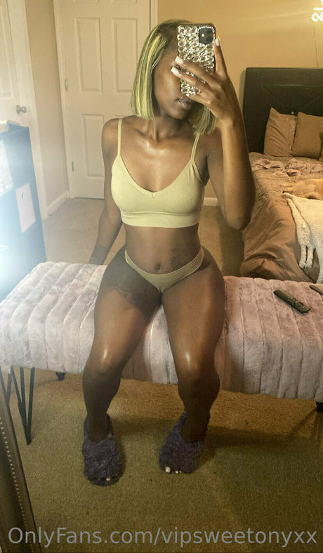 midget naked onlyfans xxx image