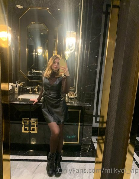 milkydi vip sexy star photos