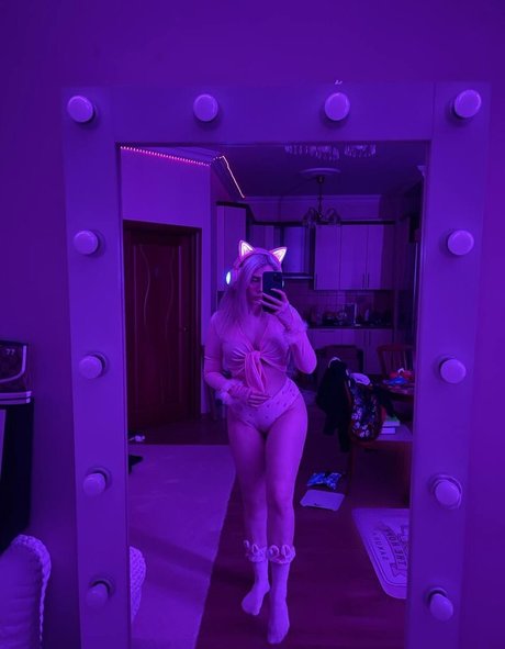 Sveta Sollar pornographic actress pictures