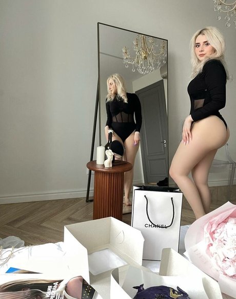 Sveta Sollar pornstar nude archive