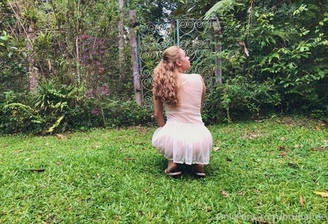 tall milf onlyfans erotic image