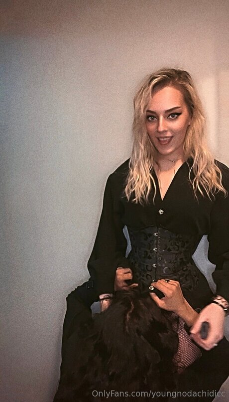 skinny brunette onlyfans free gallery