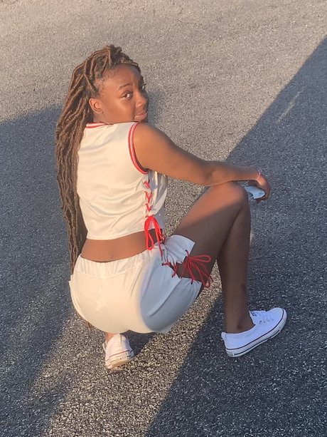 B R A T_ pretty pornstar image